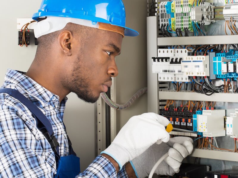 When-to-Hire-an-Electrician
